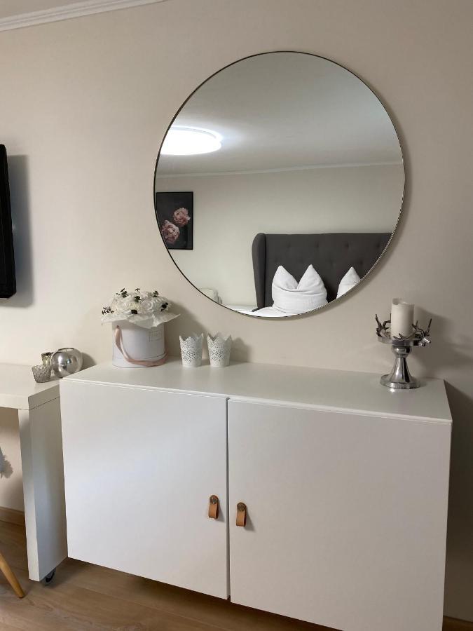 Stylische Wohnung In Ruhiger Lage, Sehr Messenah Laatzen Eksteriør billede